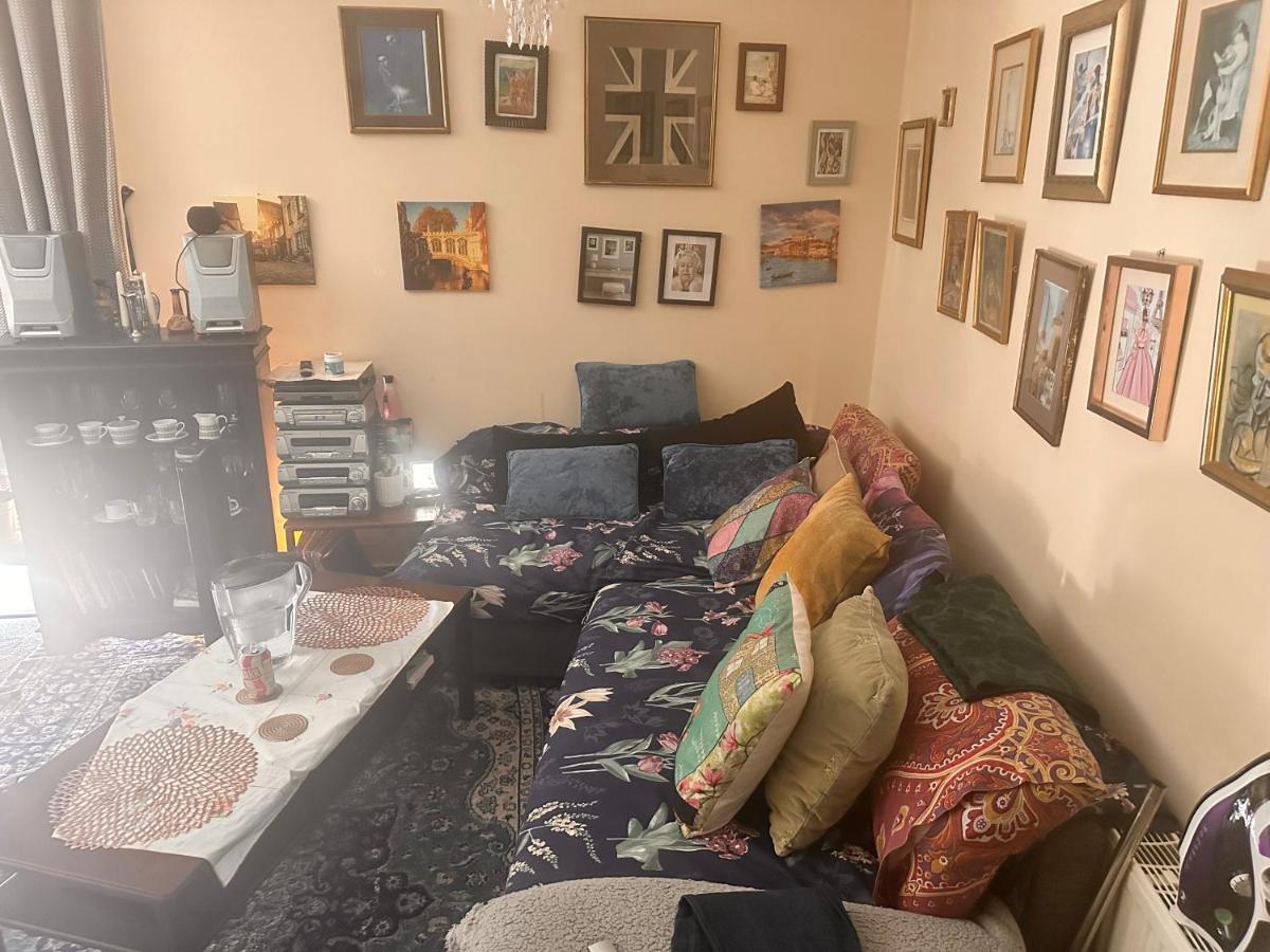 Private Room. In Zone 2 In Cousy Flat Londyn Zewnętrze zdjęcie